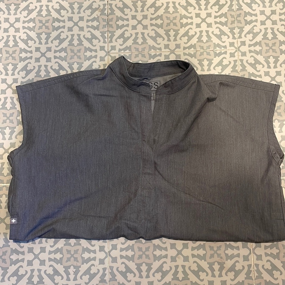 Figs top size small